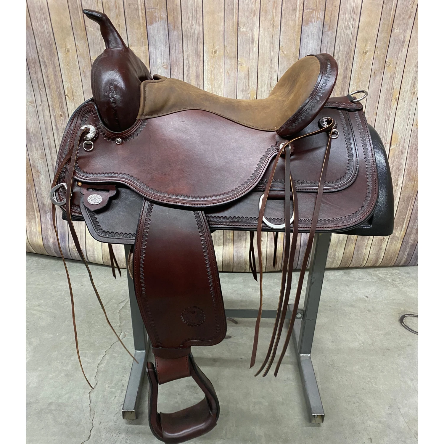 Circle Y Apache Trail Saddle With Shell Border And Tan Seat, 16 Inch 1 Circle Y Apache Trail Saddle With Shell Border And Tan Seat, 16 Inch