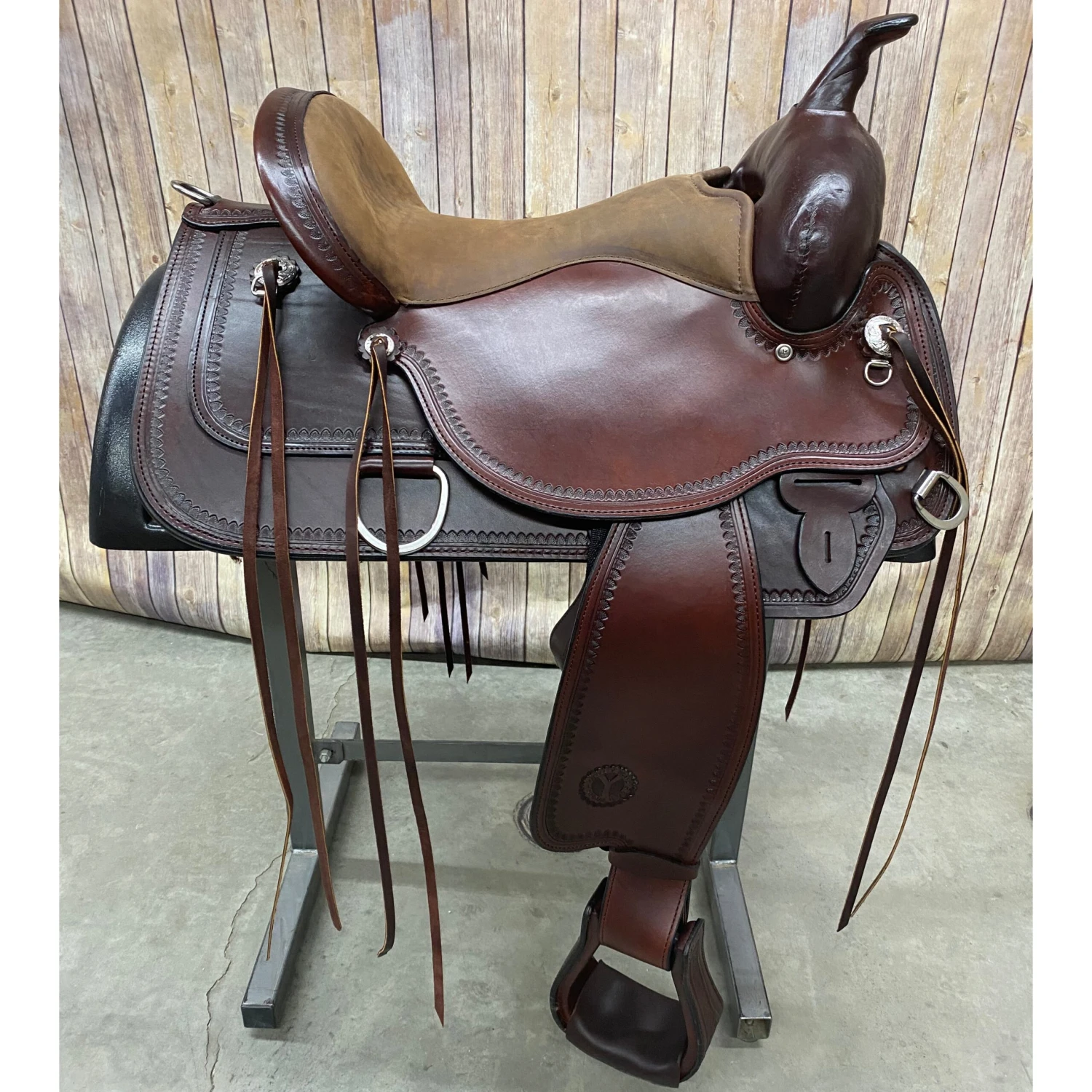Circle Y Apache Trail Saddle With Shell Border And Tan Seat, 16 Inch 2 Circle Y Apache Trail Saddle With Shell Border And Tan Seat, 16 Inch - Image 2