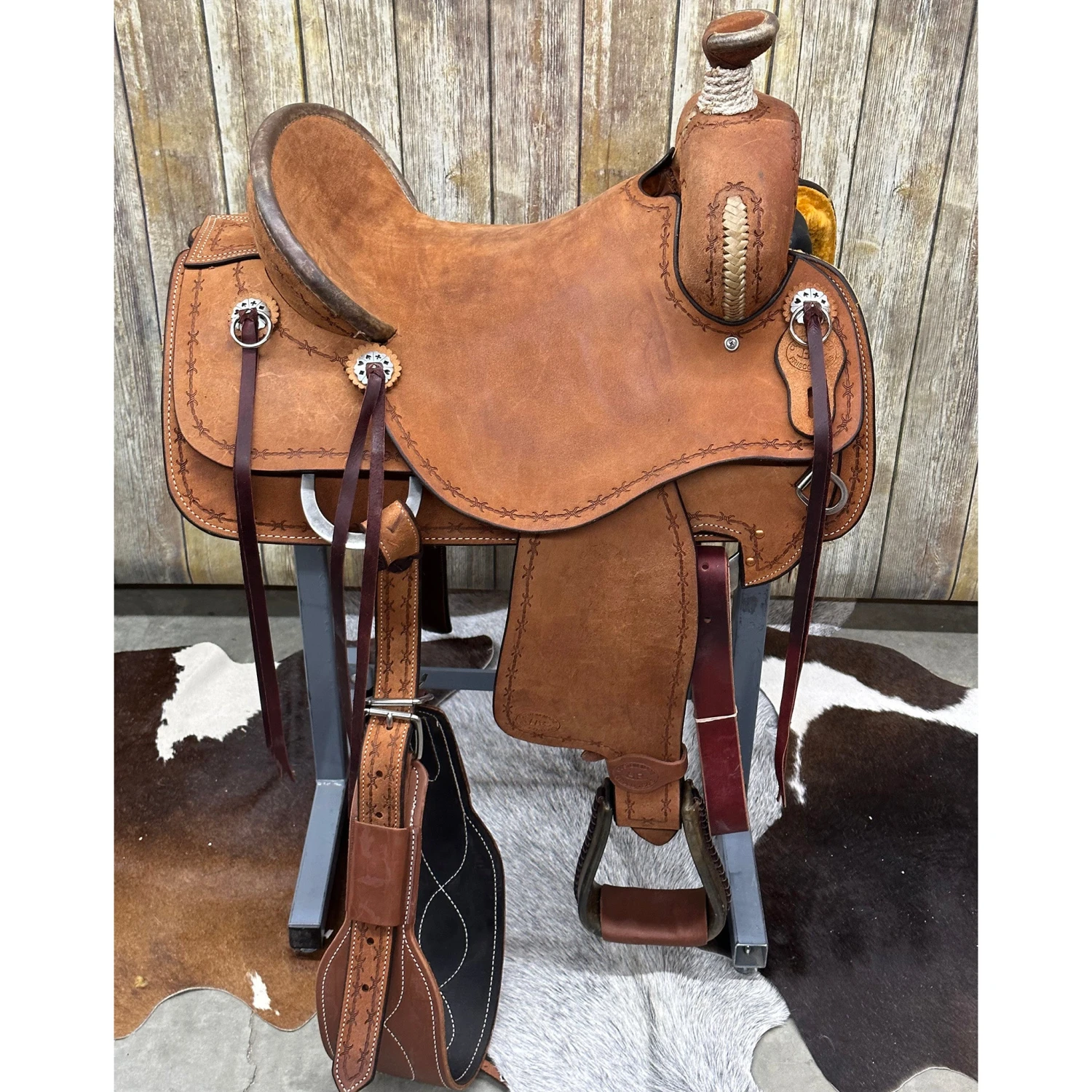 HR Saddlery 16 Inch Roughout Association Saddle 2 HR Saddlery 16 Inch Roughout Association Saddle - Image 2