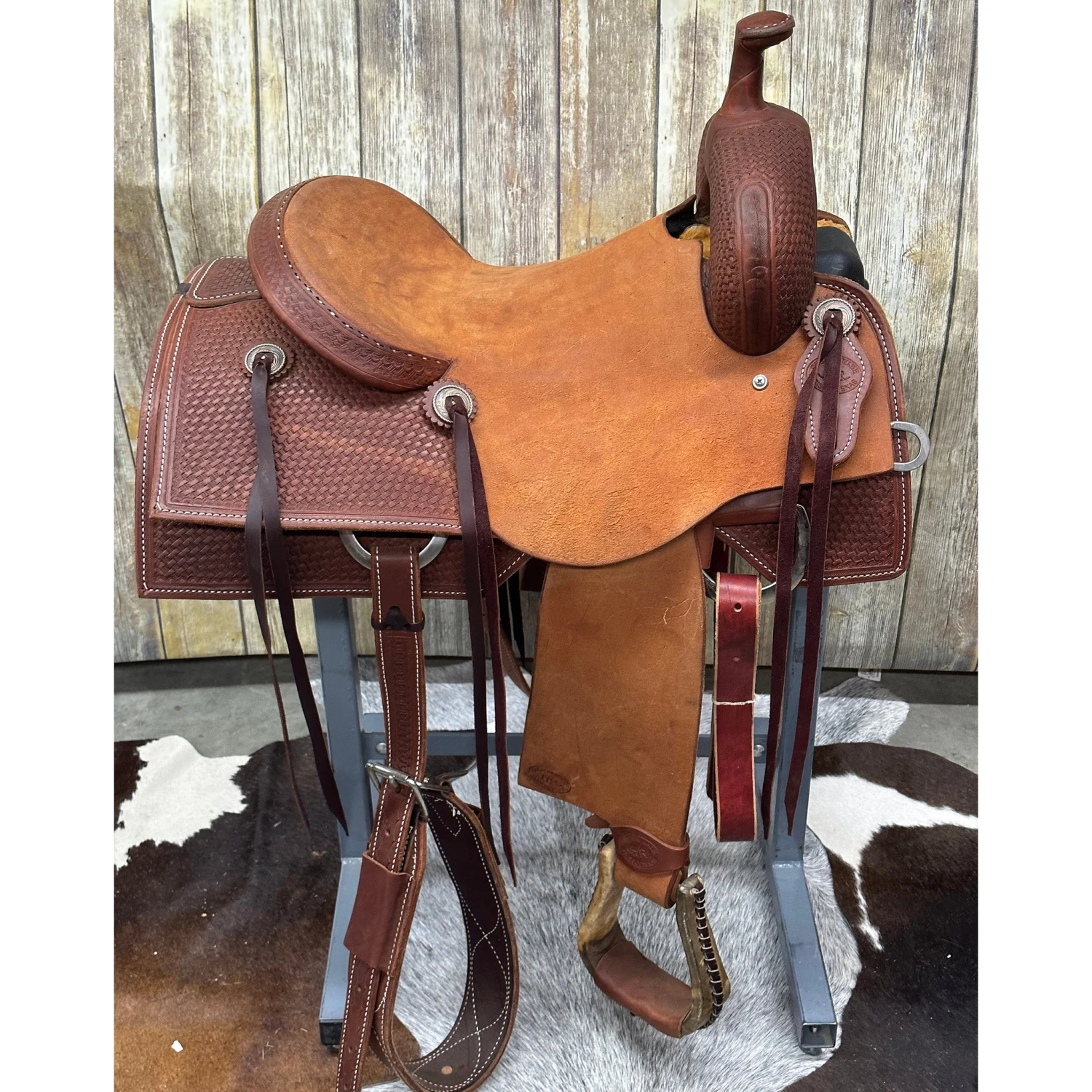 HR Saddlery 15.5 Inch Basic Ranch Cutting Saddle 2 HR Saddlery 15.5 Inch Basic Ranch Cutting Saddle - Image 2