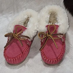 Minnetonka Pink Suede "Charley" Children's Slippers -Heydudes Cowboy Shop pinkminn