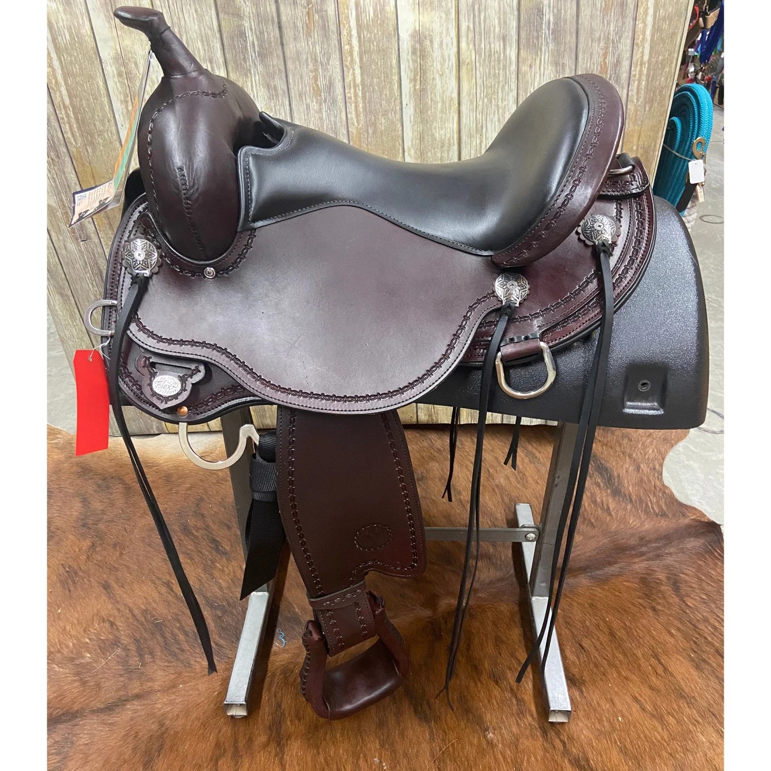 Circle Y Wide 16-Inch-Wide Salt River Flex 2 Trail Saddle 1 Circle Y Wide 16-Inch-Wide Salt River Flex 2 Trail Saddle